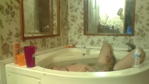 battlewolfxx online show from December 7, 1:58 am