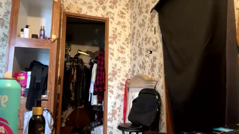 battlewolfxx online show from December 24, 3:47 pm