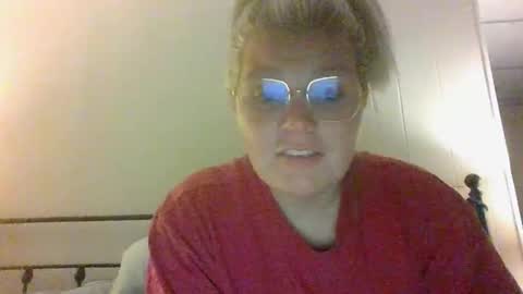 Snapshot of bayybaee21 chatting on September 23, 5:21 am Baylee online show from September 23, 5:21 am