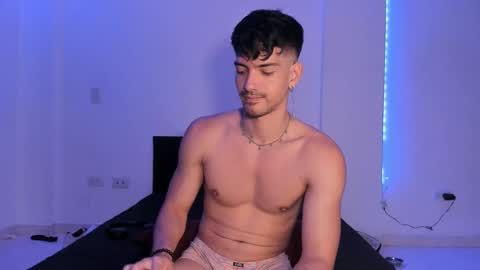 Valentino online show from December 3, 9:34 pm