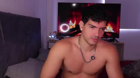 Valentino online show from February 10, 9:19 pm