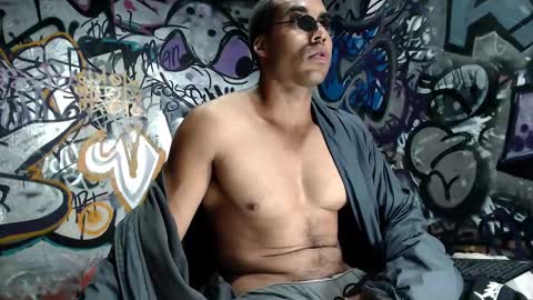 Snapshot of bbc_monster1 chatting on March 1, 7:51 am Justin online show from March 1, 7:51 am