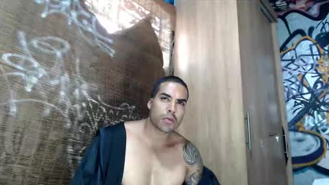 Snapshot of bbc_monster1 chatting on November 4, 8:41 pm Justin online show from November 4, 8:41 pm