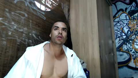 Snapshot of bbc_monster1 chatting on November 20, 10:09 pm Justin online show from November 20, 10:09 pm