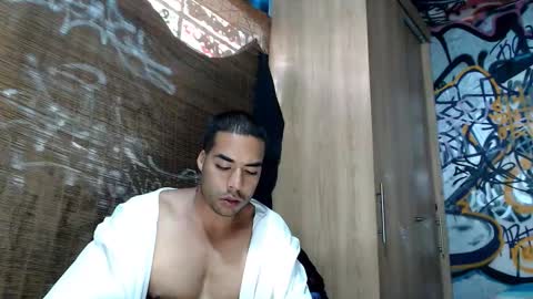 Snapshot of bbc_monster1 chatting on December 3, 9:13 pm Justin online show from December 3, 9:13 pm