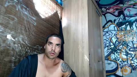 Snapshot of bbc_monster1 chatting on December 17, 7:31 pm Justin online show from December 17, 7:31 pm