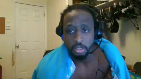 Snapshot of bbc_rocker chatting on December 11, 5:59 pm rocker n queen online show from December 11, 5:59 pm