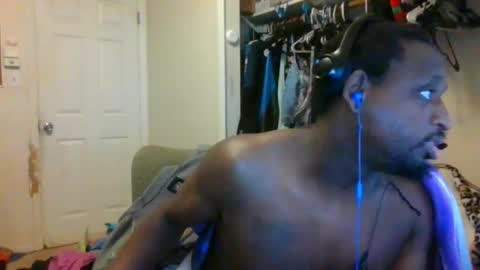 Snapshot of bbc_rocker chatting on December 16, 9:20 pm rocker n queen online show from December 16, 9:20 pm