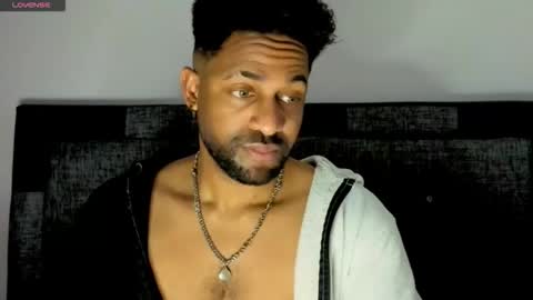 Snapshot of bbcblackhot33 chatting on November 1, 4:25 am john online show from November 1, 4:25 am