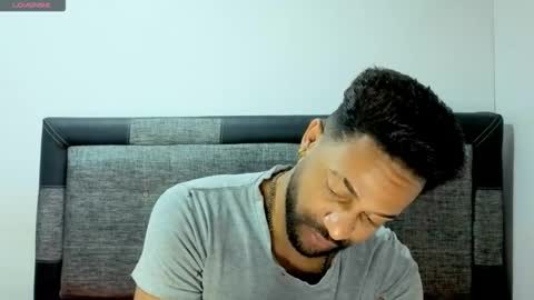 Snapshot of bbcblackhot33 chatting on November 8, 4:12 am john online show from November 8, 4:12 am