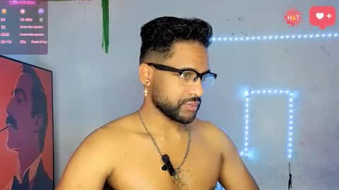 Snapshot of bbcblackhot33 chatting on December 13, 9:09 pm john online show from December 13, 9:09 pm