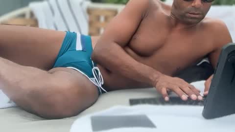 Snapshot of bbcforyourthroat chatting on November 4, 4:50 pm 305BBC online show from November 4, 4:50 pm