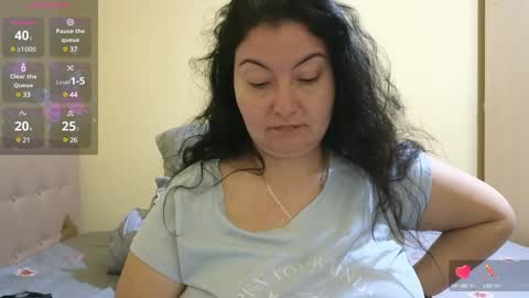 Snapshot of bbw_milf_4u chatting on February 2, 6:42 pm Emma online show from February 2, 6:42 pm