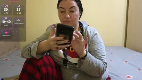 Snapshot of bbw_milf_4u chatting on February 4, 7:00 pm Emma online show from February 4, 7:00 pm