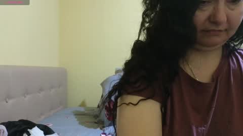 Snapshot of bbw_milf_4u chatting on February 6, 6:40 am Emma online show from February 6, 6:40 am