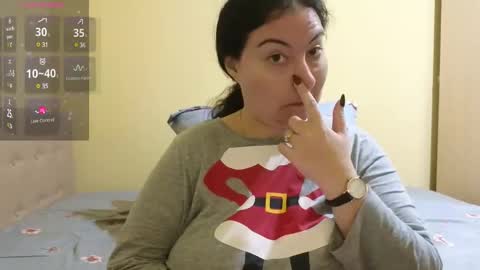 Snapshot of bbw_milf_4u chatting on February 15, 6:33 pm Emma online show from February 15, 6:33 pm