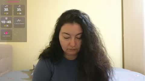 Snapshot of bbw_milf_4u chatting on February 17, 9:13 am Emma online show from February 17, 9:13 am