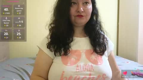Snapshot of bbw_milf_4u chatting on February 20, 10:37 am Emma online show from February 20, 10:37 am