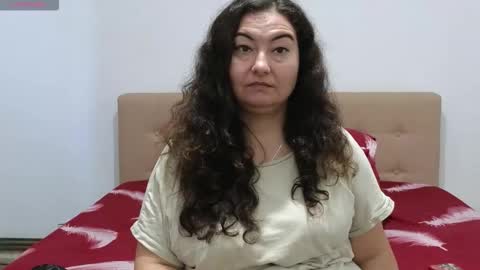 Snapshot of bbw_milf_4u chatting on November 3, 8:04 am Emma online show from November 3, 8:04 am