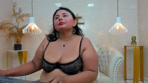 Snapshot of bbwcindyy chatting on October 8, 3:31 pm BBW Cindyy online show from October 8, 3:31 pm