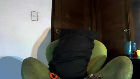 Snapshot of bby044 chatting on December 4, 11:19 am bby044 online show from December 4, 11:19 am