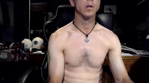 bchillin28 online show from September 27, 1:32 am