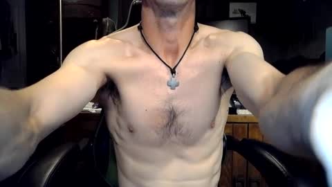 bchillin28 online show from September 28, 5:51 pm