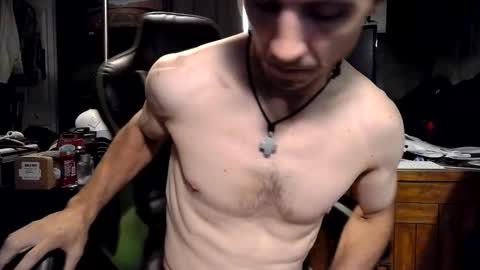 bchillin28 online show from October 20, 4:51 pm