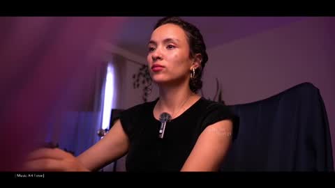 Snapshot of be_lov chatting on March 8, 2:40 pm Call me Bells Next Stream on Wednesday Feb 26 online show from March 8, 2:40 pm