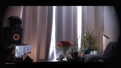 Snapshot of be_lov chatting on December 3, 9:13 pm Call me Bells Next Stream on Wednesday Feb 26 online show from December 3, 9:13 pm