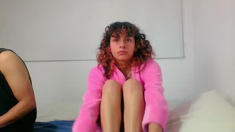 Sara  Juan online show from December 18, 6:21 am