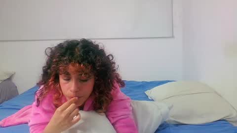 Sara  Juan online show from December 22, 2:28 am