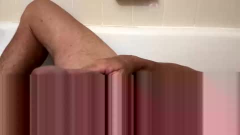 Snapshot of beachguy469 chatting on November 19, 5:51 am BeachGuy online show from November 19, 5:51 am