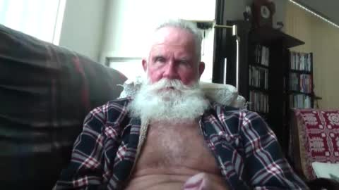 Snapshot of beardbushy chatting on October 4, 3:54 pm beardbushy online show from October 4, 3:54 pm