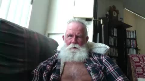 Snapshot of beardbushy chatting on October 5, 4:27 pm beardbushy online show from October 5, 4:27 pm