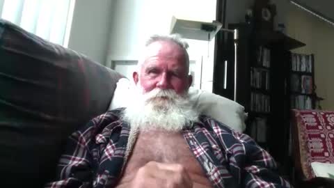 Snapshot of beardbushy chatting on October 7, 4:26 pm beardbushy online show from October 7, 4:26 pm