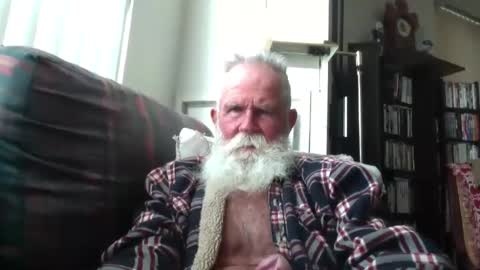 Snapshot of beardbushy chatting on October 8, 1:42 pm beardbushy online show from October 8, 1:42 pm