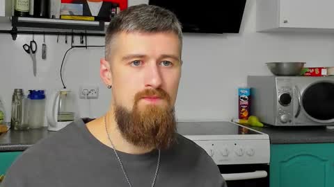 Snapshot of bearded_legend chatting on September 29, 6:57 pm Zeus online show from September 29, 6:57 pm