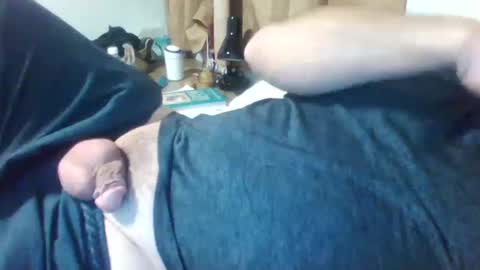 Snapshot of bearlylost chatting on October 14, 3:07 am Justforfun online show from October 14, 3:07 am