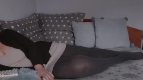 beatrice26 online show from December 6, 11:11 am