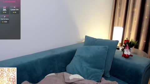 Snapshot of beatrixcutsforth chatting on December 22, 1:22 pm Beatrix or Triss3 online show from December 22, 1:22 pm