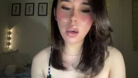 Snapshot of beautiful_lust69 chatting on December 17, 1:50 pm Sweet Aya online show from December 17, 1:50 pm