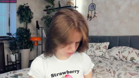 Nicole online show from February 20, 6:06 am