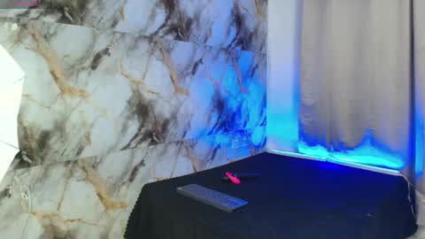Snapshot of beauty_lana18 chatting on May 29, 12:08 am lana online show from May 29, 12:08 am
