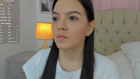 Snapshot of beautyari_ chatting on November 24, 12:38 pm Ariana Reyes online show from November 24, 12:38 pm