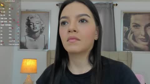 Snapshot of beautyari_ chatting on November 25, 12:16 pm Ariana Reyes online show from November 25, 12:16 pm