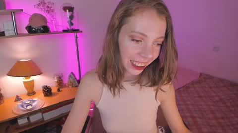 Snapshot of beautyeliise chatting on December 30, 6:31 am Eliise online show from December 30, 6:31 am