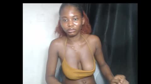 Snapshot of beautyslut1 chatting on February 28, 8:48 am beautyslut1 online show from February 28, 8:48 am