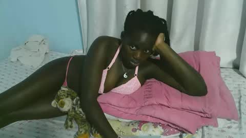 Snapshot of beautytyler chatting on October 25, 8:58 pm tyler online show from October 25, 8:58 pm