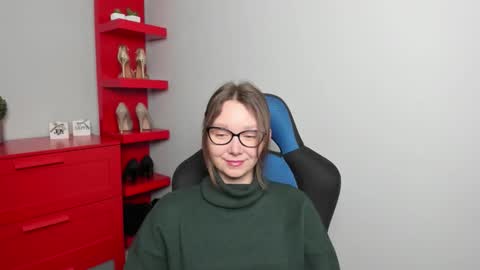 Zoe online show from November 12, 6:36 am